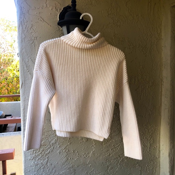Abercrombie & Fitch Chunky Knit Turtleneck Sweater - Picture 1 of 3